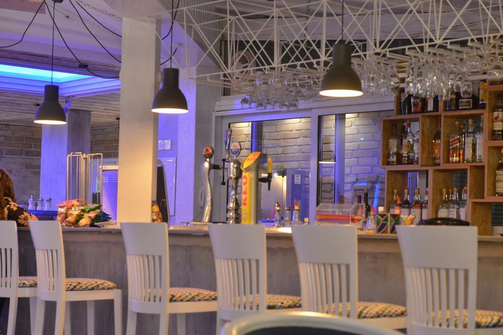 Nereus Hotel Paphos Exterior foto